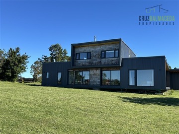 Casa en venta en Parque Santa Otilia, Puerto Varas - 3 dormitorios, 4 baños