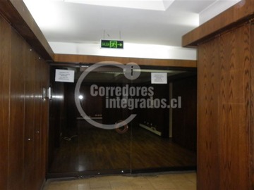Oficina en arriendo mensual en Alameda con San Diego, Santiago - 7 dormitorios, 3 baños