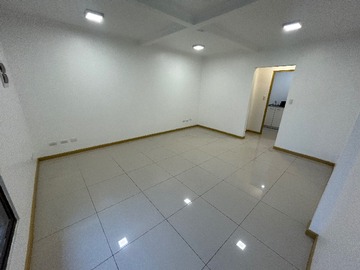 Oficina en arriendo mensual en Oficina Moderna, Excelente Conectividad, Central (177741), Chillán - 4 baños
