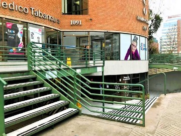 Local Comercial en arriendo mensual en Tabancura con Av. Las Condes (23141), Vitacura - 1 baño