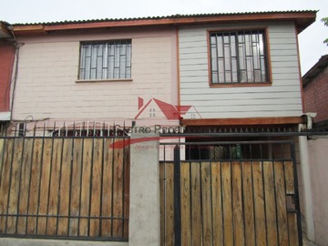 Casa en venta en Casa de Dos Pisos Ampliada, 4 Dormitorios, 1 Baño, Quilicura. - 4 dormitorios, 1 baño