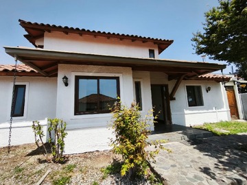 Casa en venta en El buen camino 10671, peñalolen, Peñalolén - 5 dormitorios, 4 baños