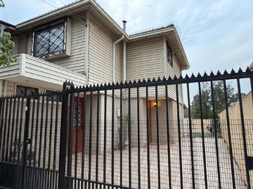 Casa en arriendo mensual en El Cerro 1328, Melipilla, Región Metropolitana de Santiago 9580000, Chile, Melipilla - 3 dormitorios, 2 baños