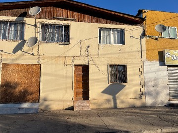 Casa en venta en Amplia casa funcional para bodega (162279), Cerro Navia - 5 dormitorios, 3 baños