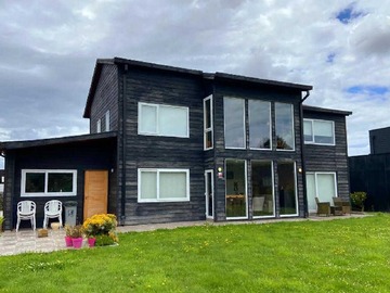 Casa en venta en Casa 4 dormitorios en barrio exclusivo de Pue (171030), Puerto Varas - 4 dormitorios, 3 baños