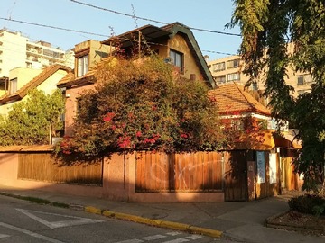 Casa en arriendo mensual en En Ñuñoa - 5 dormitorios, 3 baños