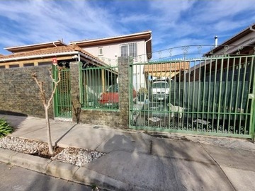 Casa en arriendo mensual en San Ignacio / conjunto la capilla Padre Hurtado, Padre Hurtado - 3 dormitorios, 3 baños