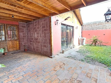 Casa en venta en A pasos de Intermodal! Con estacionamiento! (146819), La Cisterna - 3 dormitorios, 1 baño