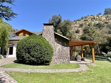 Casa en venta en Pastor Fernandez / Camino San Alfonso, Lo Barnechea - 4 dormitorios, 5 baños