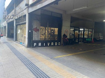 Estacionamiento en venta en Metro Bellas Artes (74806), Santiago