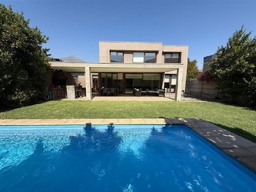 Casa en venta en Avenida Chamisero,, Colina - 4 dormitorios, 5 baños
