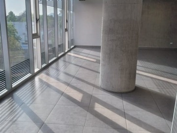 Oficina en arriendo mensual en Los dominicos, Las Condes - 1 dormitorio, 2 baños