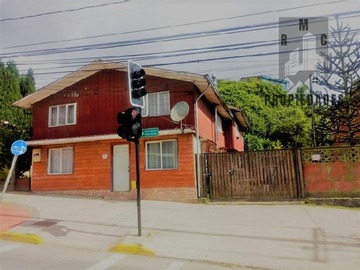Casa en venta en Valdivia, Valdivia - 6 dormitorios, 4 baños
