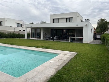 Casa en venta en Santa Filomena, Colina - 3 dormitorios, 3 baños
