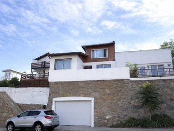 Casa en venta en Casa con Vistas y Entorno Único Recreo (176019), Viña del Mar - 4 dormitorios, 2 baños