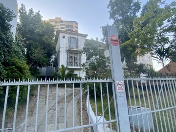 Casa en venta en Traslaviña, Viña del Mar - 15 dormitorios, 4 baños