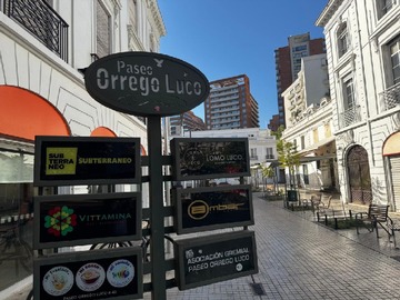Casa en venta en Vendo ex sucursal bancaria en providencia, Providencia - 3 baños