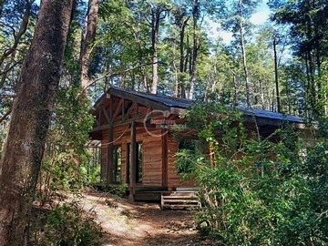 Casa en arriendo mensual en Camino El Volcán Km. 8, Pucón - 2 dormitorios, 1 baño