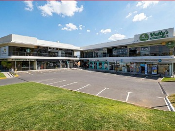 Local Comercial en arriendo mensual en Arrienda Local Camino las Flores 105 M2 UF 105 las Condes