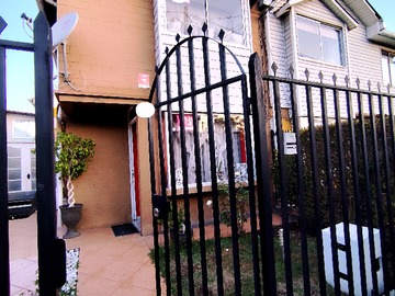 Casa en venta en Pasaje Poetisa Stella Díaz villa Carlos droguet, Talagante - 2 dormitorios, 2 baños