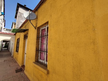 Casa en venta en Toesca, Santiago - 3 dormitorios, 1 baño
