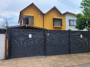 Casa en venta en Hermosa casa remodelada sector las rejas (124826), Lo Prado - 4 dormitorios, 3 baños