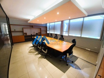 Local Comercial en arriendo mensual en Moderno edificio comercial Amoblado (171315), Santiago - 6 baños