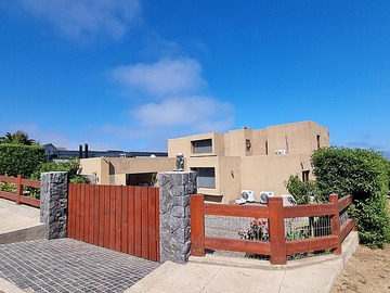 Casa en venta en Gasali propiedades rocas de santo domingo, Santo Domingo - 5 dormitorios, 8 baños
