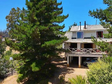 Casa en venta en Pichilemu inversión 1 casa y 3 cabañas (145144), Pichilemu - 10 dormitorios, 5 baños