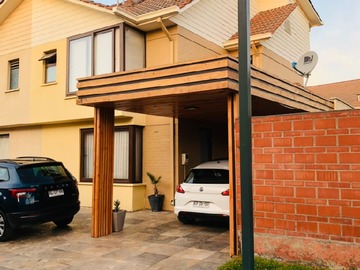 Casa en arriendo mensual en Arriendo Casa Familiar 4D+4B+Estar en Condominio Privado Maipu - 4 dormitorios, 4 baños