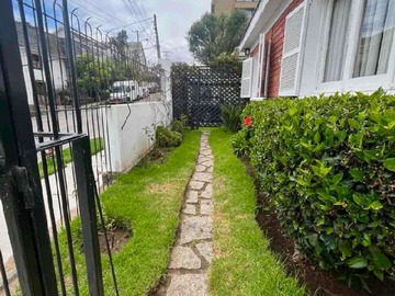 Casa en venta en Viña del Mar, Viña del Mar - 6 dormitorios, 3 baños