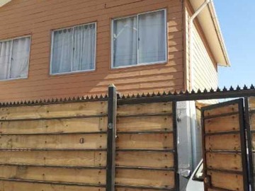 Casa en venta en Amplia Casa Calle Llaima Prados del Sol, Lampa - 5 dormitorios, 1 baño
