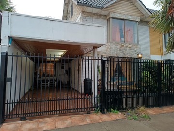 Casa en venta en ., Maipú - 5 dormitorios, 4 baños