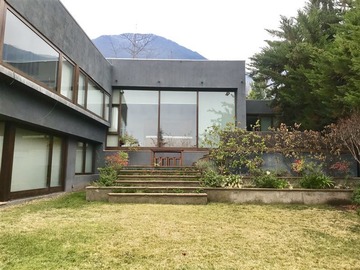 Casa en venta en Santa maria de manquehue, Vitacura - 4 dormitorios, 4 baños