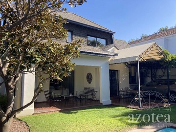 Casa en venta en El Golf Sur | Casa Remodelada 276 M² | 480 M² (179130), Las Condes - 5 dormitorios, 5 baños