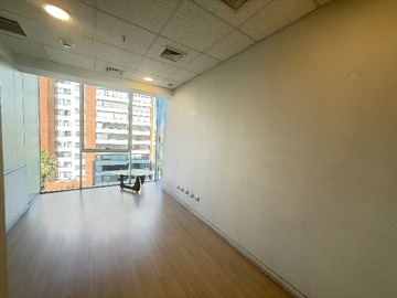 Oficina en venta en Oficina luminosa 2 estacionamientos (134491), Vitacura - 2 dormitorios, 1 baño