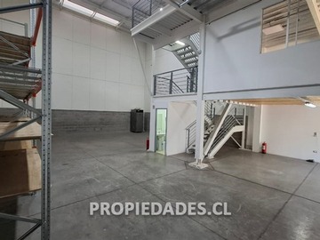 Bodega en arriendo mensual en Work Center Vespucio / Parque Industrial Renca, Renca - 3 baños