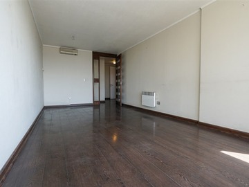 Departamento en arriendo mensual en A dos cuadras del metro Monseñor Eysaguirre y a ocho cuadras del metro Irarrázabal, Ñuñoa - 3 dormitorios, 3 baños