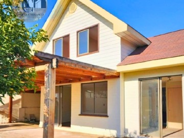 Casa en venta en Se vende 3.400uf propiedad en alto el manzano, Til til - 3 dormitorios, 2 baños