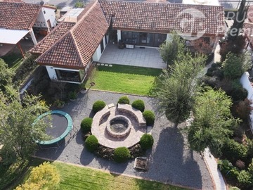 Casa en venta en lautaro con alcalde jose luis infante larrain, Maipú - 5 dormitorios, 5 baños