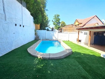 Casa en venta en Camino de Las Carmelitas 6600, Macul - 5 dormitorios, 5 baños