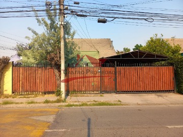 Casa en venta en Casa con Piscina, 4 Dormitorios, 2 Baños, Quilicura. - 4 dormitorios, 2 baños
