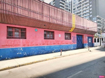 Terreno Industrial en venta en Propiedad semi industrial, galpon fabrica (176191), Estación Central - 3 baños