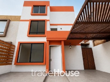 Casa en venta en Nueva Cuatro, Iquique, Iquique - 4 dormitorios, 4 baños