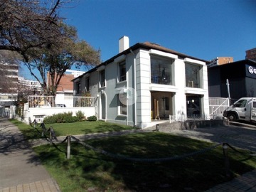 Local Comercial en arriendo mensual en Cultural de Las Condes, Av. Apoquindo, Las Condes - 2 baños