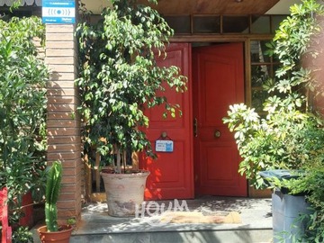 Casa en venta en La Rinconada, Huechuraba - 6 dormitorios, 3 baños