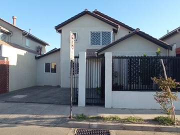 Casa en venta en 4 poniente- silva carvallo, Maipú - 3 dormitorios, 3 baños