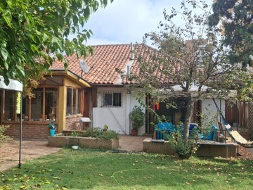 Casa en venta en Brown sur con quilin, Macul - 4 dormitorios, 2 baños