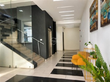 Oficina en arriendo mensual en Cerro Colorado / Parque Arauco, Las Condes - 2 dormitorios, 1 baño