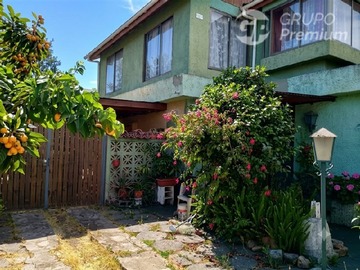 Casa en venta en Avda valparaiso, Villa Alemana - 6 dormitorios, 4 baños